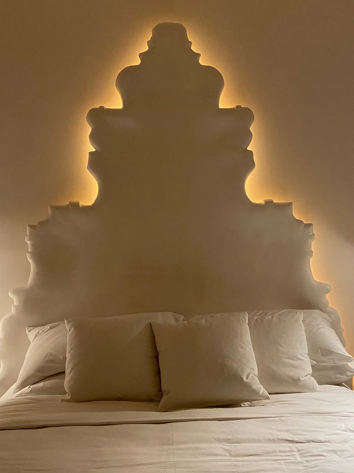 Tête de lit en staff