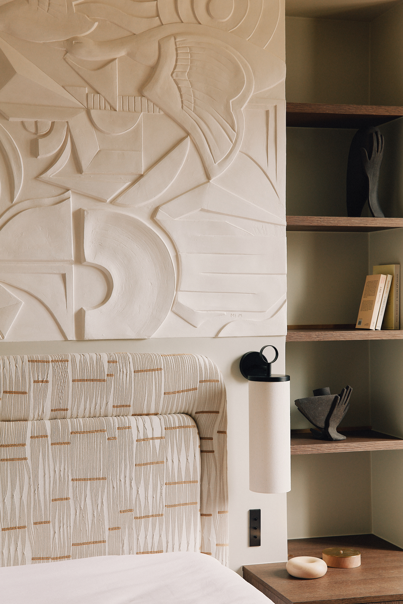 Bas relief en staff