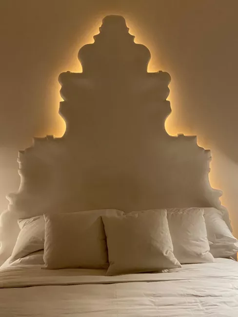 Tête de lit en staff
