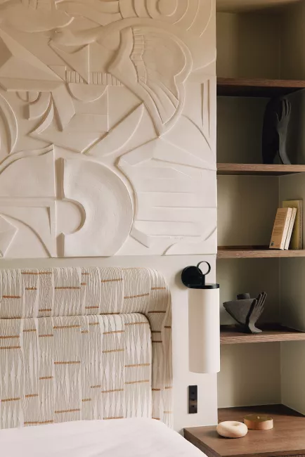 Bas relief en staff